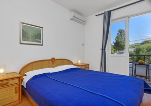 Apartment Ana - 5 m from beach: R12-25(2) - Cove Pokrivenik, Island Hvar, Croatia
