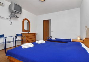 Apartment Ana - 5 m from beach: R10-23(3) - Cove Pokrivenik, Island Hvar, Croatia