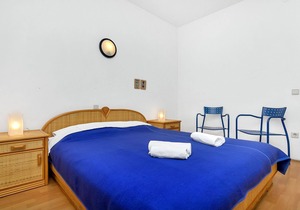 Apartment Ana - 5 m from beach: R6-17(3) - Cove Pokrivenik, Island Hvar, Croatia