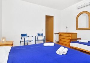 Apartment Ana - 5 m from beach: R6-17(3) - Cove Pokrivenik, Island Hvar, Croatia