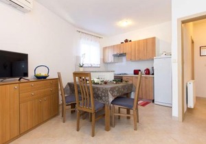 Apartment Andrea-2 by Interhome
