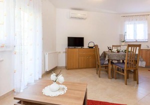 Apartment Andrea-2 by Interhome