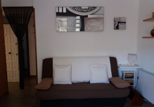 Apartment avec swimming pool. Quite area. Next to several beaches