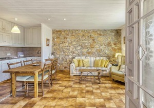 Apartment 'Bajo 1' with Private Terrace and Wi-Fi