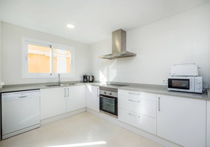 Apartment Catalina 2B tres dormitorios by the Beach with Terrace & Wi-Fi