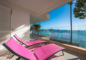 Apartment Catalina 2B tres dormitorios by the Beach with Terrace & Wi-Fi
