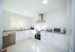 Apartment Catalina 3B- tres dormitorios with Sea View, A/C, Wi-Fi & Terrace