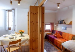 Apartment Chesa Maurus A12 by Interhome