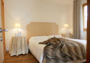 Apartment Chesa San Bastiaun B4 by Interhome
