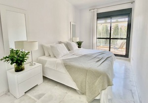 Apartment Cosmo Beach with Sea View, Shared Pool & Wi-Fi