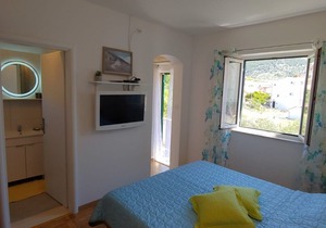 Apartment Cvita - 150 m from pebble beach: SA3(2) - Bol, Island Brac, Croatia