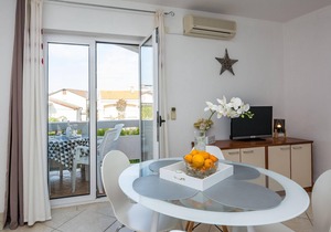 Apartment directly on beach | for 2-4 persons