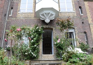 Apartment downtown with garden, terrace, closed private parking.