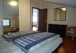 Apartment for 2 adults + 1 child, great view, 200m to the lake / beach, garden