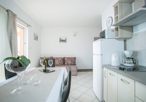 Apartment for 4+2, Seget Donji ❤, by the beach