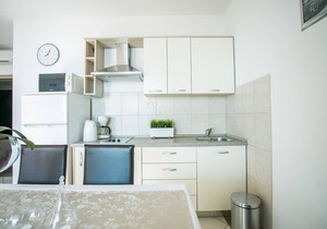 Apartment for 4+2, Seget Donji ❤, by the beach