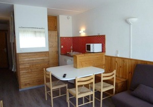 Apartment for 6 with balcony, parking, ski-in/ski-out