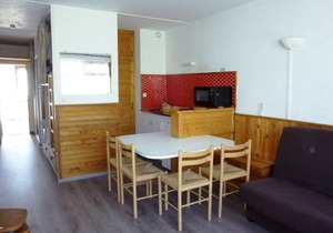 Apartment for 6 with balcony, parking, ski-in/ski-out