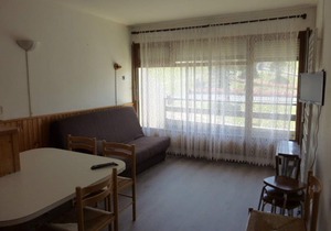 Apartment for 6 with balcony, parking, ski-in/ski-out