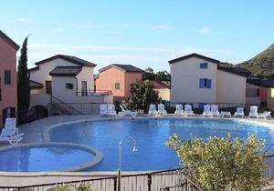 APARTMENT ground floor with pool 4/6 people 500m from the beach of Lozari