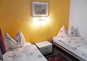 Apartment Hotel Hirschen in Grindelwald - 5 persons, 3 bedrooms