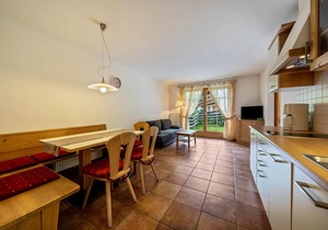Apartment Hotel 'Naturresidenz Theistadl Apt 101' with Lake View, Garden & Wi-Fi