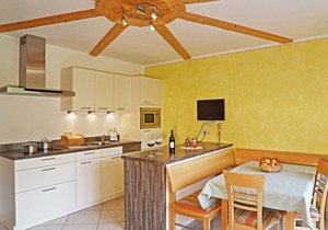 Apartment "Huterhof Wiesengrund 2" with Mountain View, Balcony & Wi-Fi