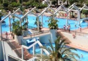 Apartment In Benal Beach Resort Facing Pools - WIFI - Pools are open now in Benalmádena
