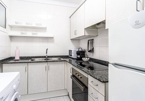 Apartment in front of the beach 40min BCN by train