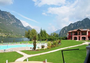 Apartment in Idro with Pool and Garden