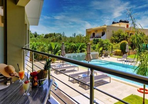 Apartment in Paleochora with balcony