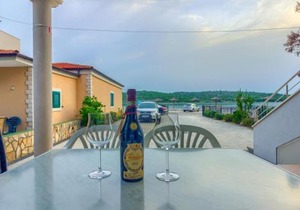 Apartment in Pirovac with sea view, terrace, air conditioning, WiFi (4925-2)