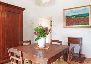 Apartment in quiet and green environment with swimming pool