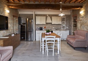 Apartment in renovated farmhouse in typical Chianti Tuscan village