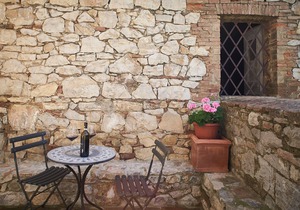 Apartment in renovated farmhouse in typical Chianti Tuscan village