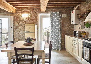 Apartment in renovated farmhouse in typical Chianti Tuscan village