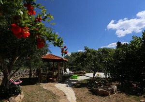 Apartment in Sutomišćica with sea view, balcony, air conditioning, WiFi (3573-2)