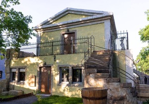 Apartment in the sculptor's house, bottom right