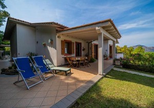 Apartment in villa 2 to 4 persons with large garden stella