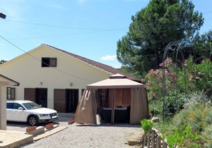 Apartment in villa with hot tub, A/C, pool, WIFI, TV, patio, pets allowed, panoramic view, parking