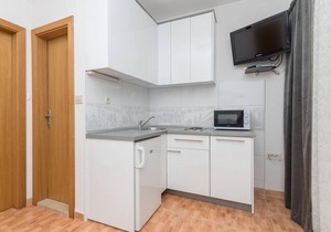 Apartment Ivi - 100 m from pebble beach: A3(2+2) - Drasnice, Riviera Makarska, Croatia