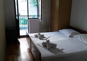 Apartment Kaleb - next to the seashore: SA8-Miro 25(2) - Stomorska, Island Solta, Croatia
