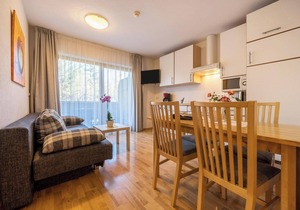 Apartment "Klementhof Nr 3" with Mountain View, Pool, Wi-Fi, Balcony & Garden