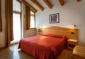 Apartment La Locanda Bilocale 4 persone with Mountain View, Balcony & Wi-Fi