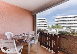 Apartment Le Méditerranée-2 by Interhome