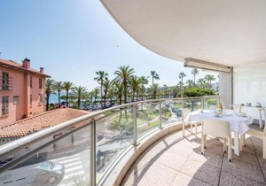 Apartment Les allées du Cap-2 by Interhome