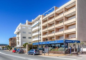 Apartment Les Mimosas by Interhome