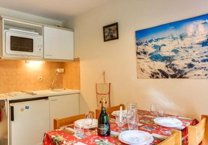 Apartment Les Olympiques - Tignes 1800-10 by Interhome