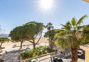 Apartment Les Sirènes by Interhome