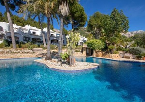 Apartment Los Lagos by Interhome